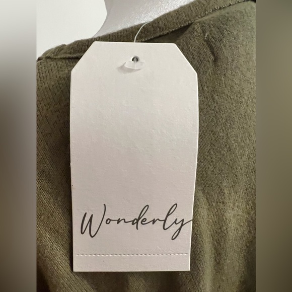 Wonderly Women’s Knit Top Blouse - Picture 6 of 8